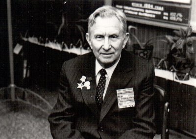 Во время встречи с фронтовыми друзьями, 1984 год
